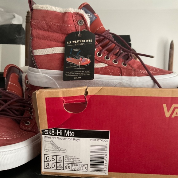 VANS Sk8 MTE Sherpa lined Hightops - Picture 2 of 5